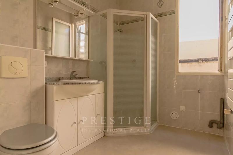 Maison - 215 m² - 9 pièces