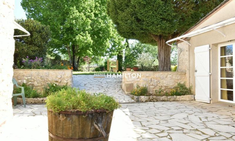 Maison - 223 m² - 8 pièces