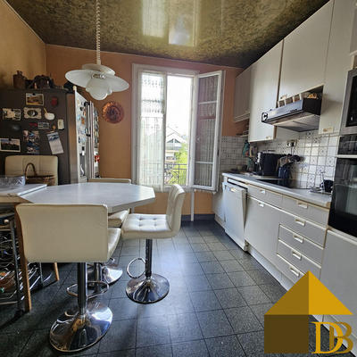 Appartement - 114 m² - 6 pièces
