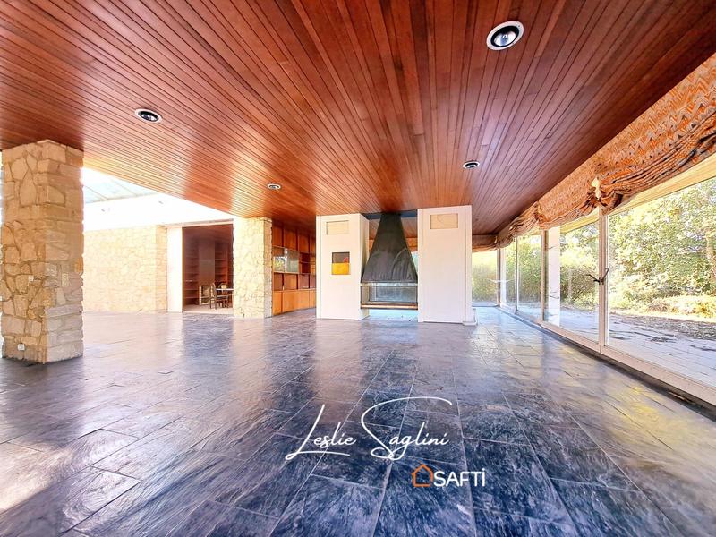 Maison - 3 087 m² - 14 pièces