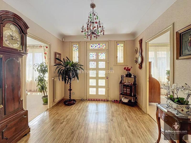 Maison - 280 m² - 7 pièces