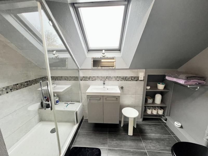 Maison - 180 m² - 7 pièces