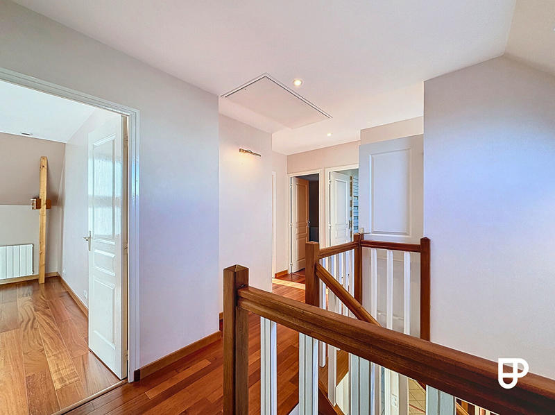 Maison - 177 m² - 5 pièces