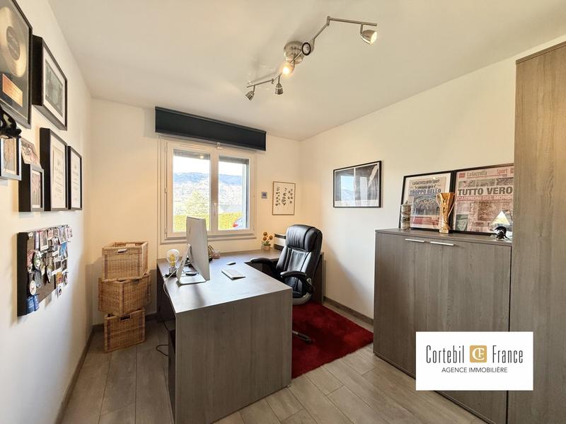 Villa - 277 m² - 9 pièces