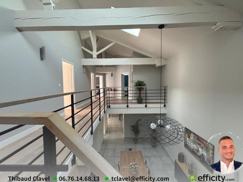 Maison - 283 m² - 10 pièces