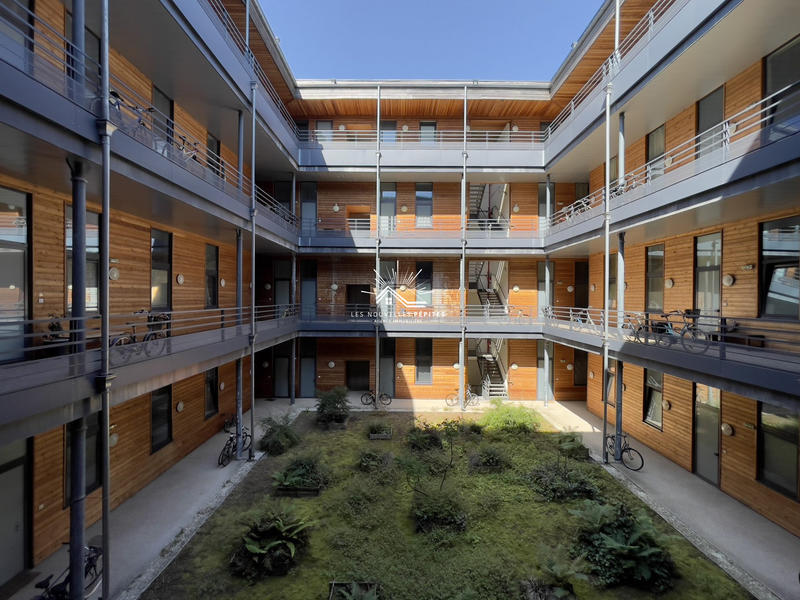 Loft - 56 m² - 2 pièces