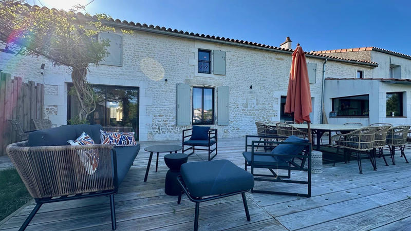 Maison - 207 m² - 9 pièces