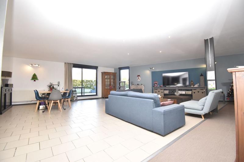 Maison - 230 m² - 7 pièces