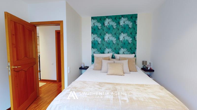 Maison contemporaine - 250 m² - 7 pièces