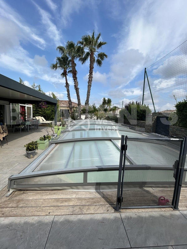 Villa - 250 m² - 8 pièces