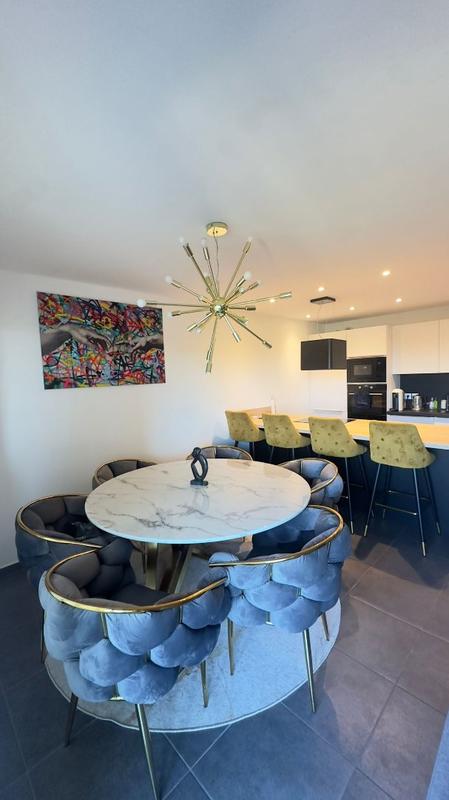 Appartement sur toit - 75 m² - 3 pièces