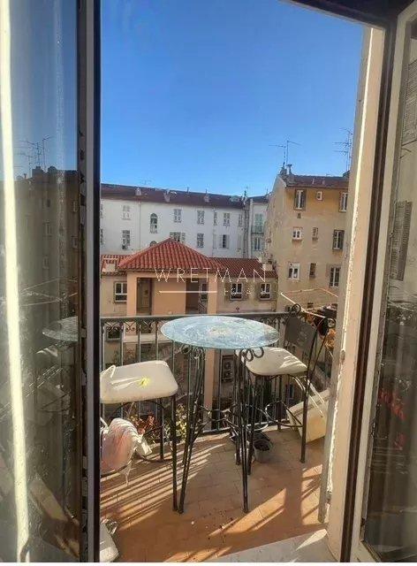 Appartement - 180 m² - 7 pièces