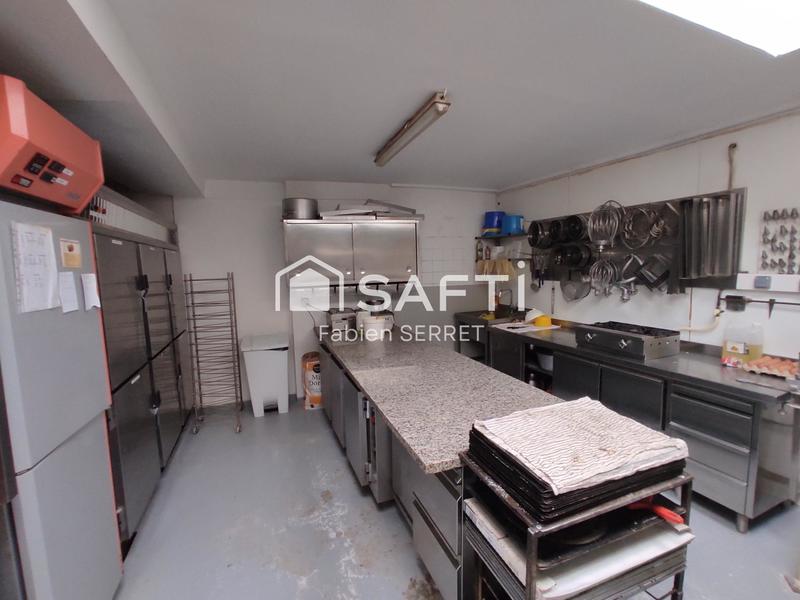 Local commercial - 240 m² - 6 pièces