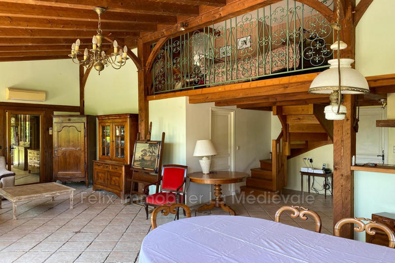 Propriété - 200 m² - 7 pièces