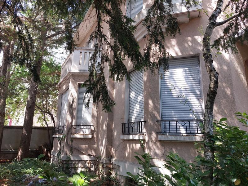 Maison - 200 m² - 7 pièces