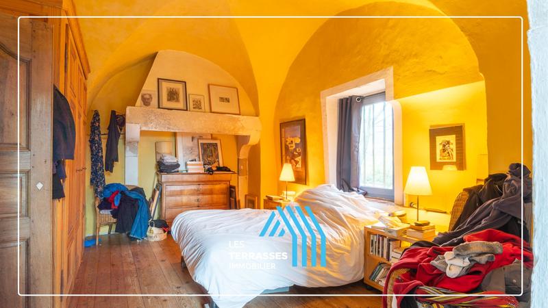 Appartement - 260 m² - 8 pièces