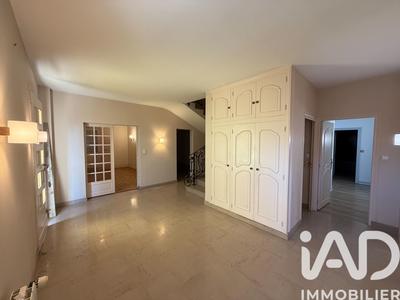 Maison de village - 257 m² - 17 pièces