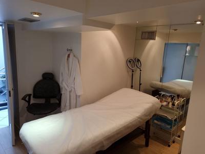 Fonds de commerce - Local commercial - 140 m²