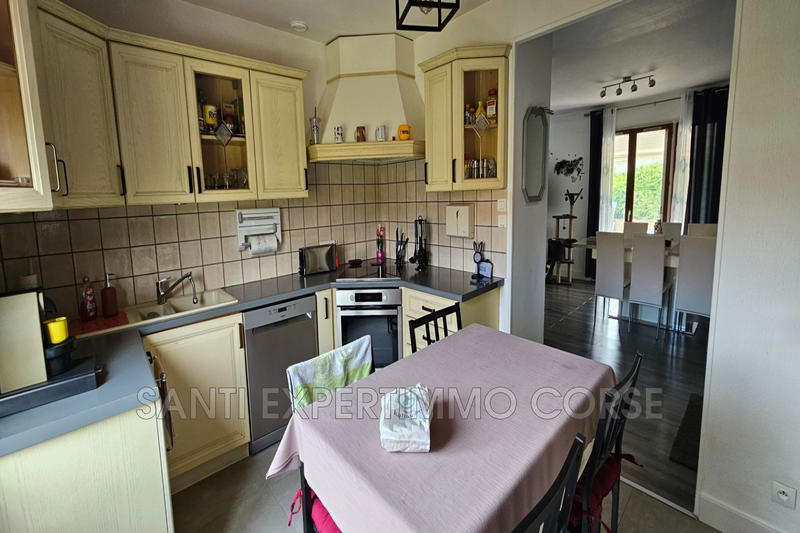 Maison - 121 m² - 5 pièces