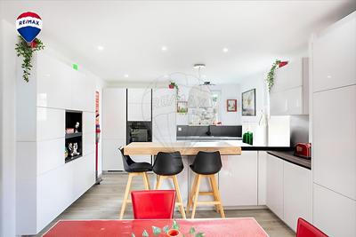 Appartement - 102 m² - 5 pièces