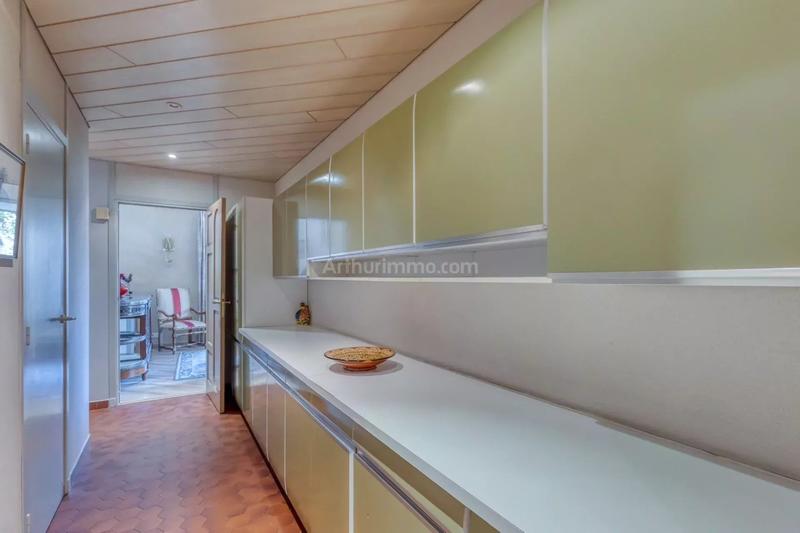 Appartement - 214 m² - 6 pièces