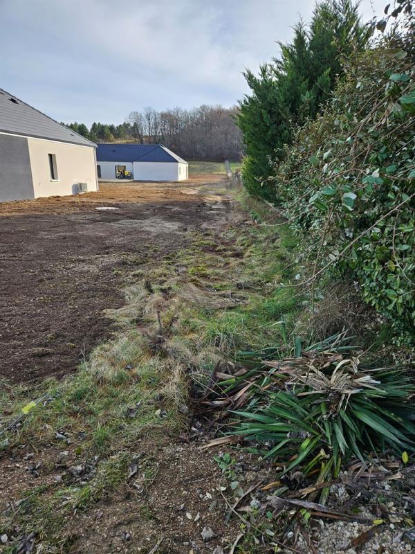 Terrain constructible - 855 m²