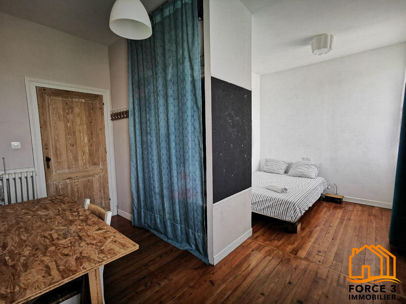 Maison - 250 m² - 11 pièces