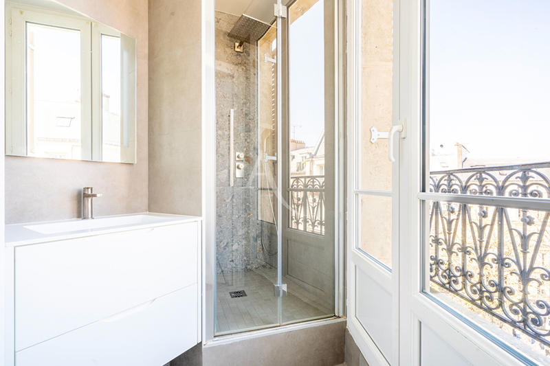 Appartement - 150 m² - 6 pièces