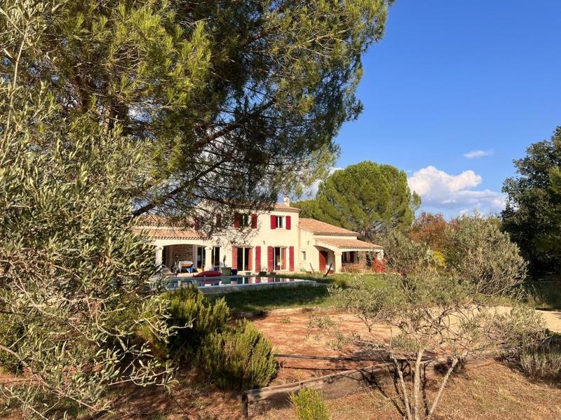 Villa - 269 m² - 8 pièces