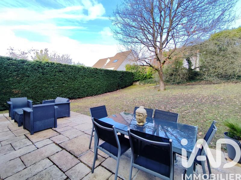 Maison - 94 m² - 5 pièces