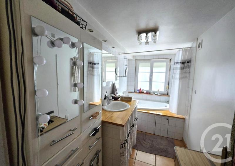 Maison - 98 m² - 4 pièces