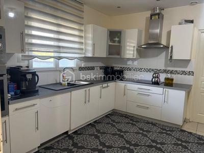 Maison - 150 m² - 5 pièces