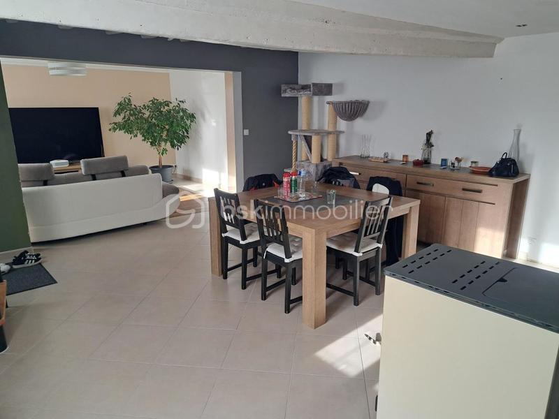 Demeure - 109 m² - 5 pièces