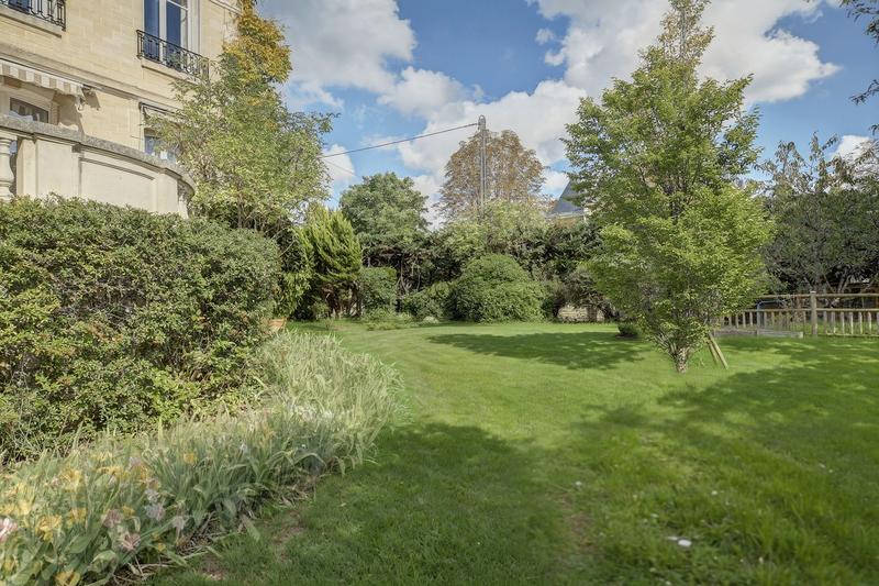 Villa - 485 m² - 12 pièces