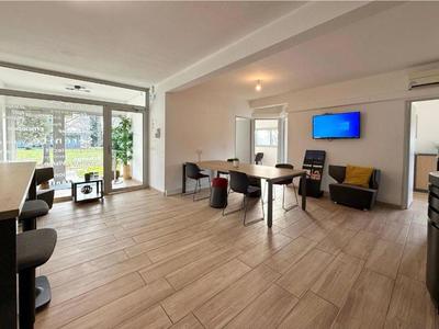 Bureau - 11 m² - 1 pièce