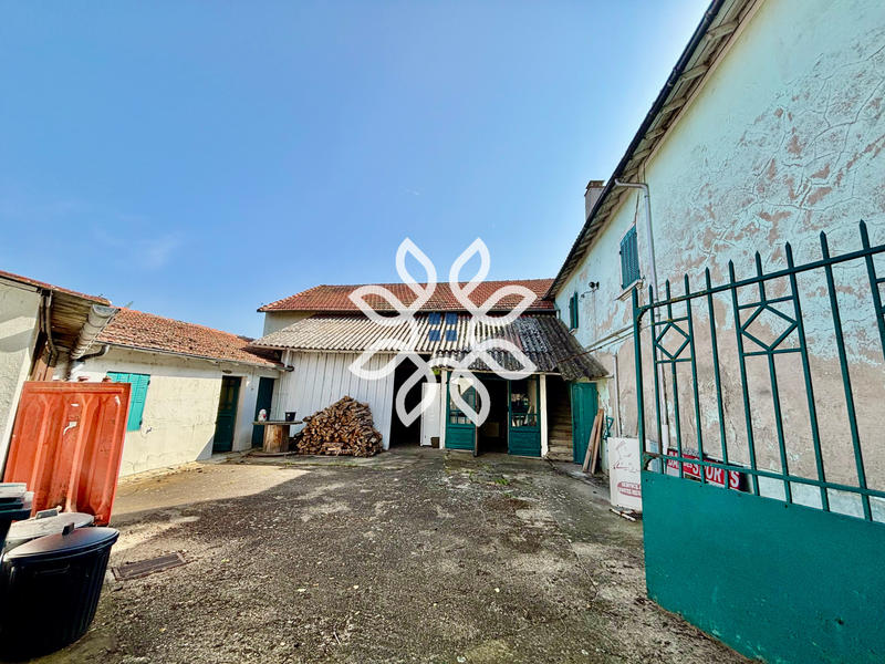 Propriété - 197 m² - 7 pièces