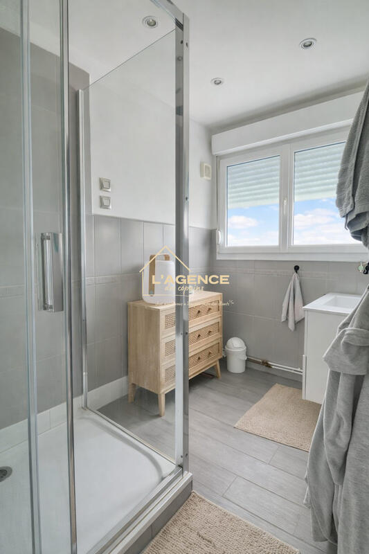 Maison - 122 m² - 5 pièces