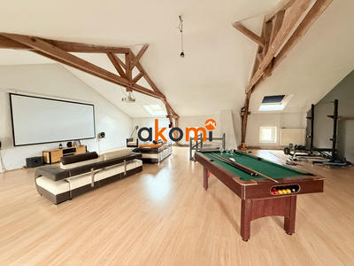 Maison - 230 m² - 7 pièces