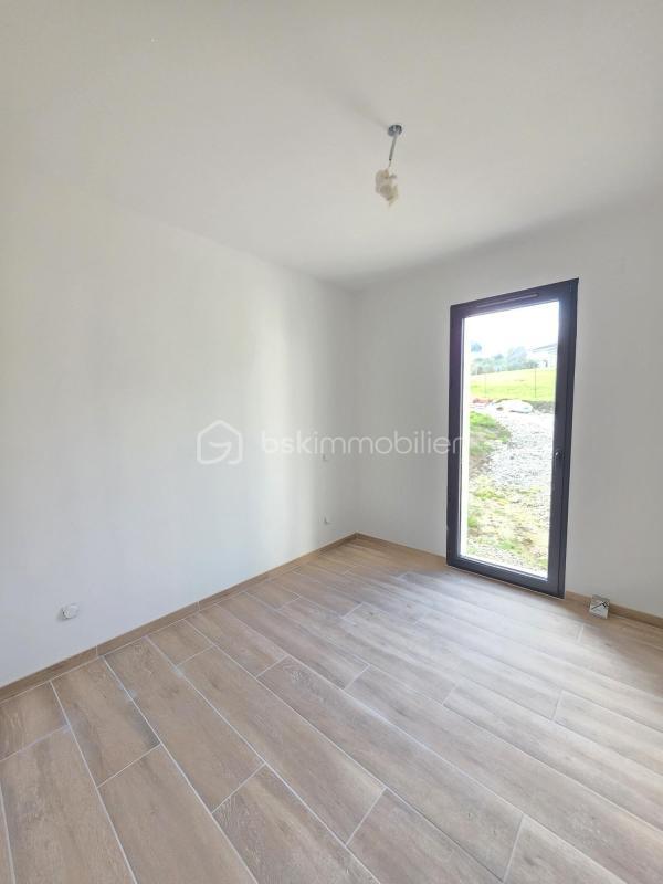 Maison - 97 m² - 4 pièces