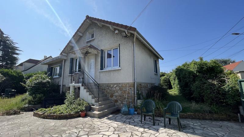 Maison - 95 m² - 5 pièces