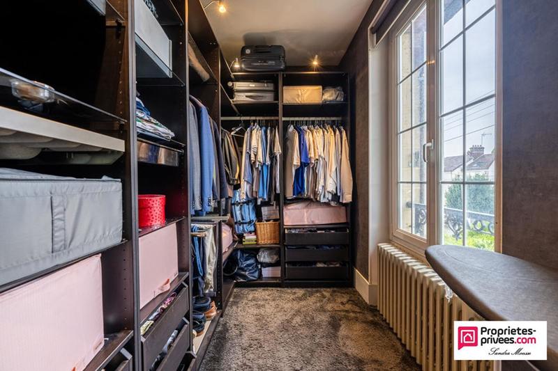 Maison - 236 m² - 7 pièces