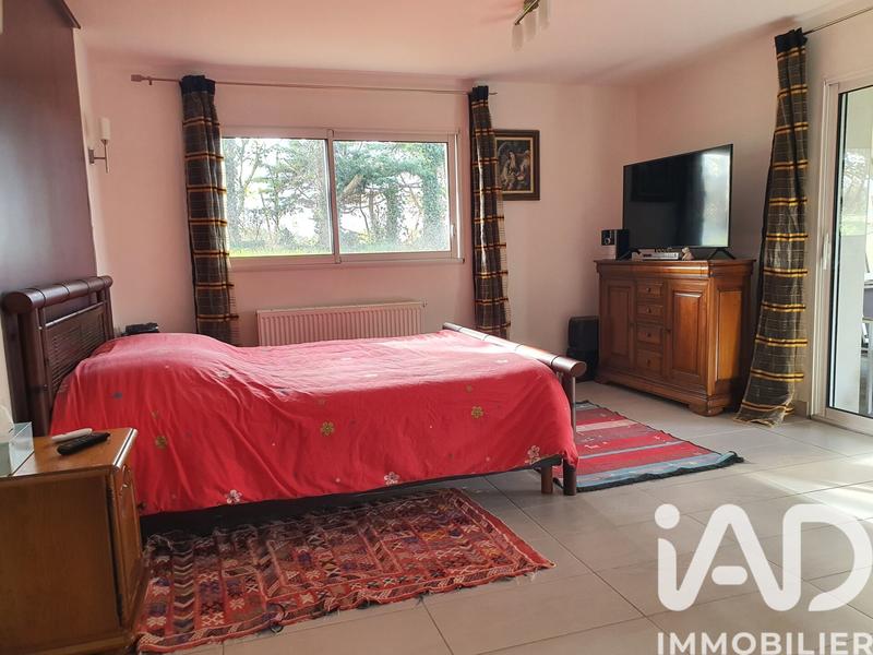 Maison - 255 m² - 12 pièces