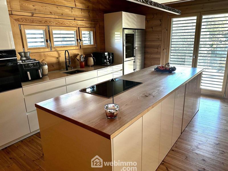 Maison - 190 m² - 4 pièces