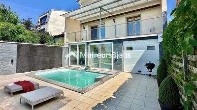 Maison - 180 m² - 6 pièces