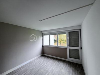Appartement - 75 m² - 5 pièces
