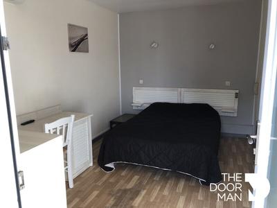 Local commercial - 640 m² - 22 pièces