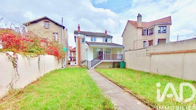 Maison - 140 m² - 6 pièces