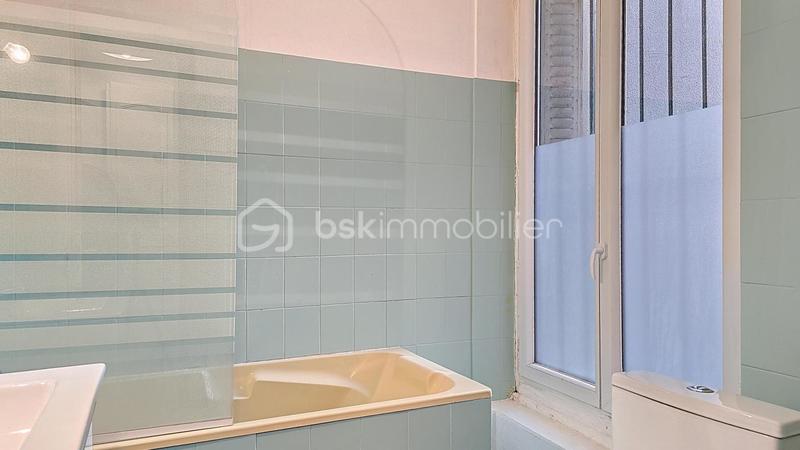 Studio - 30 m² - 1 pièce