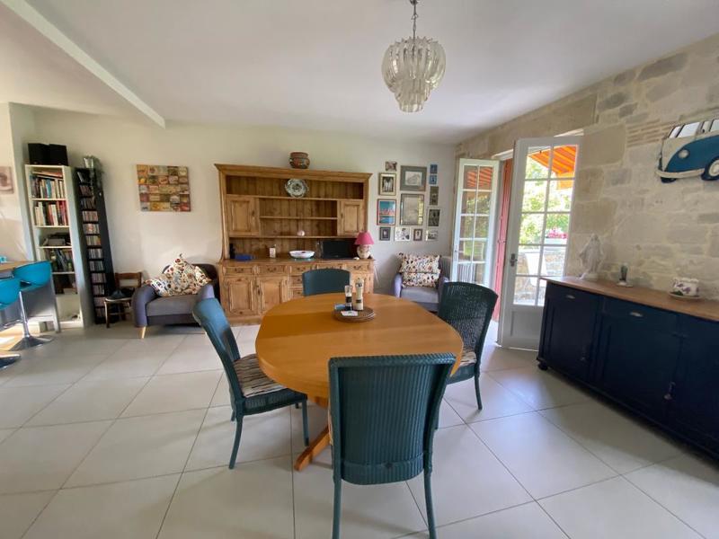 Maison - 244 m² - 7 pièces