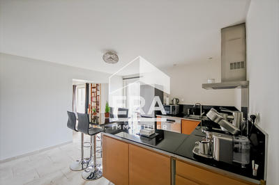 Maison - 240 m² - 9 pièces